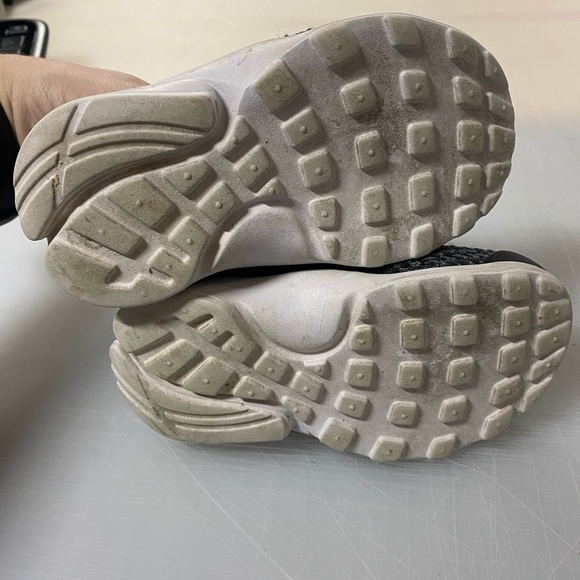 Toddler Nike’s - Picture 3 of 4